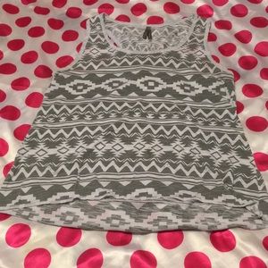 🌟3 for $15🌟 Aztec tank top